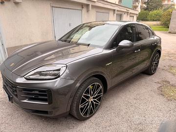 Porsche cayenne cupe E Hybrid