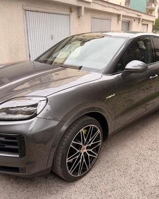 Porsche cayenne cupe E Hybrid