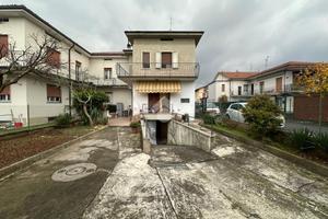 4 LOCALI A PALAZZOLO SULL'OGLIO