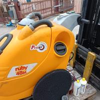 Macchina Lavapavimenti