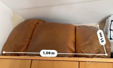 Set 2 Cuscini in Pelle / Pouf
