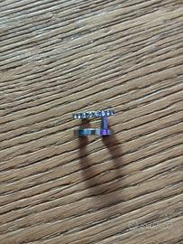 conch orecchino con brillantini