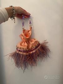 Pochette con piume