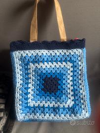 Borsa tote bag all’uncinetto