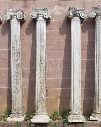 Colonne in cemento bianco