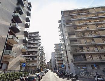 Trilocale con 2 terrazzi M5 Marche libero