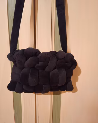 Borsa intrecciata a mano