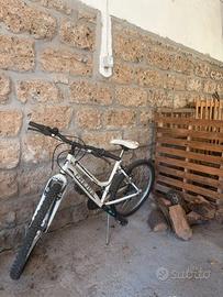 Bicicletta da 24 pollici buono stato