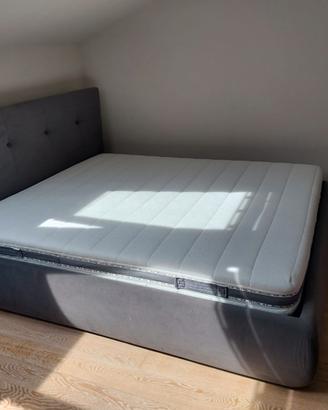 Letto matrimoniale contenitore grigio con materass