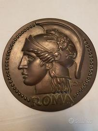 Tondo in bronzo di Publio Morbiducci