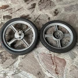 Cerchi in lega 4 razze del Si