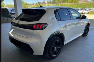 PEUGEOT E-208 ALLURE