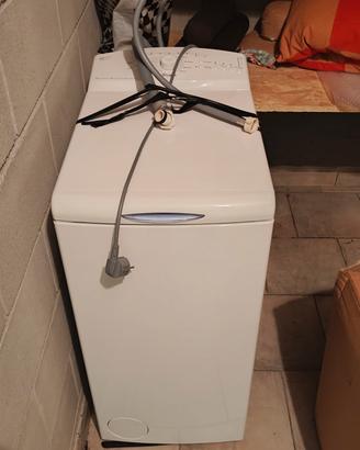 Lavatrice Whirlpool carica dall'alto 5 kg