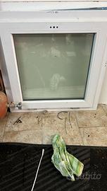 finestra vasistas in pvc