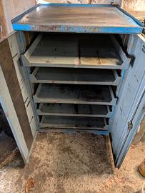 armadio da officina in metallo con cassetti