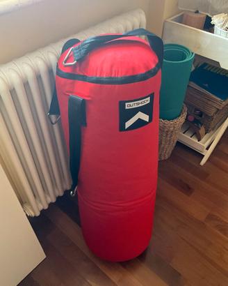 Kit boxe sacco 14 kg + guanti boxe 12 oz