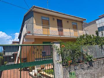 Lineri: Ampio 4 Vani (114 mq) Semi-Indipendente