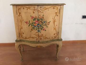 Comodino veneziana del XX secolo