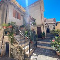 Monolocale nel cuore del borgo storico di Sambuci