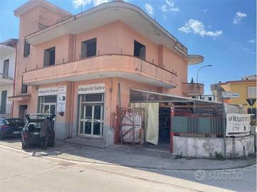 Appartamento di 110 m² con più di 5 locali e box a