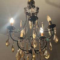 Lampadario in bronzo con gocce di cristallo