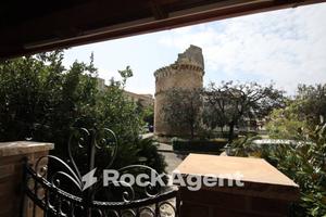 VILLA DI PREGIO A LECCE. CONFORTEVOLE, CONTESTO RI