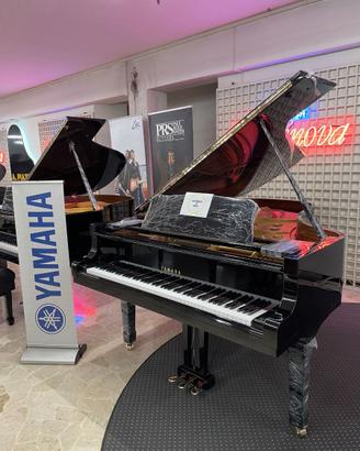 PIANOFORTE A CODA YAMAHA C7 NERO LUCIDO
