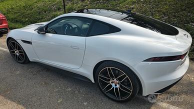 Jaguar F Type Chequered Flag 