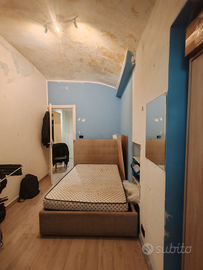 Camera singola lungo dora napoli 50