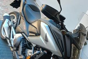 Honda NC750X DCT -anno 2016 km 15.000