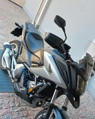 Honda NC750X DCT -anno 2016 km 15.000