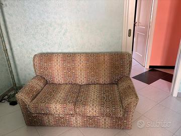 Set salotto: divano letto e poltrona comodi