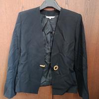 Giacca nera elegante è un blazer senza collo