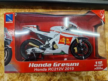 Honda Gresini RC212V 2010 SIMONCELLI SCALA 1:12