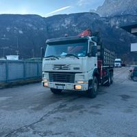VOLVO FM12 420 con gru