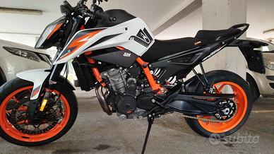 Duke 890 R Tech pack Track Mode