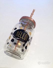 Barattolo in vetro con cannuccia