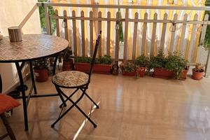 Luminoso Appartamento in Villa con Giardino Esclus