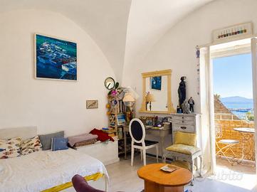 2 LOCALI A GAETA