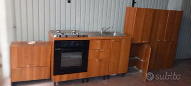 cucina componibile usata con elettrodomestici 