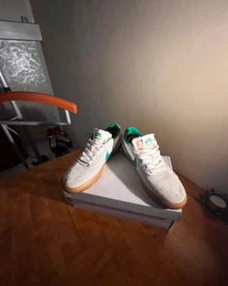 Nike SB Green