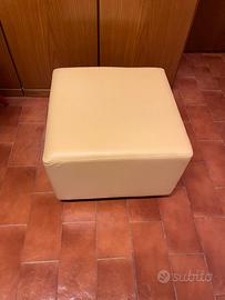 POUF IMBOTTITO IN ECOPELLE- GIALLO