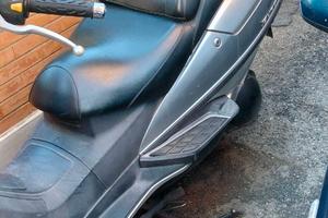 Suzuki Burgman 400 in buone condizioni