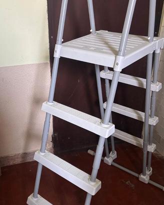 Scala esterna per piscina tipo laghetto