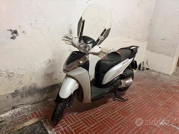 Honda sh 300 f. amm.