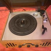 Giradischi e radio fm am