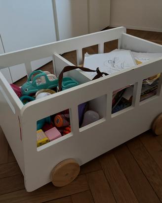 Carrello in legno porta giochi