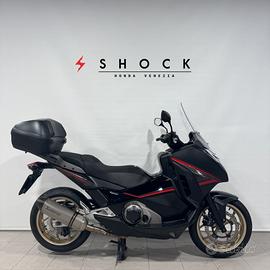 Honda Integra 750S