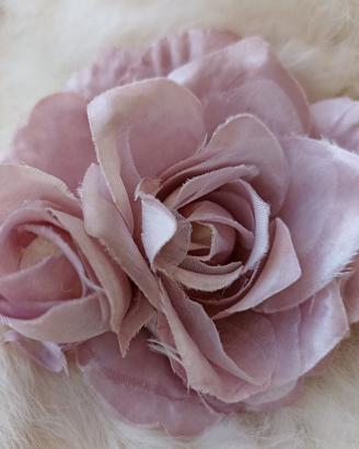 Rosa con bocciolo spilla o decorazione casa