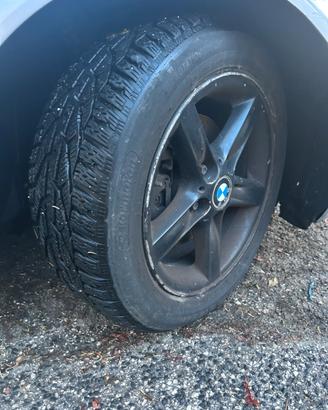 Cechi BMW originali con gomme invernali 205/55 R16